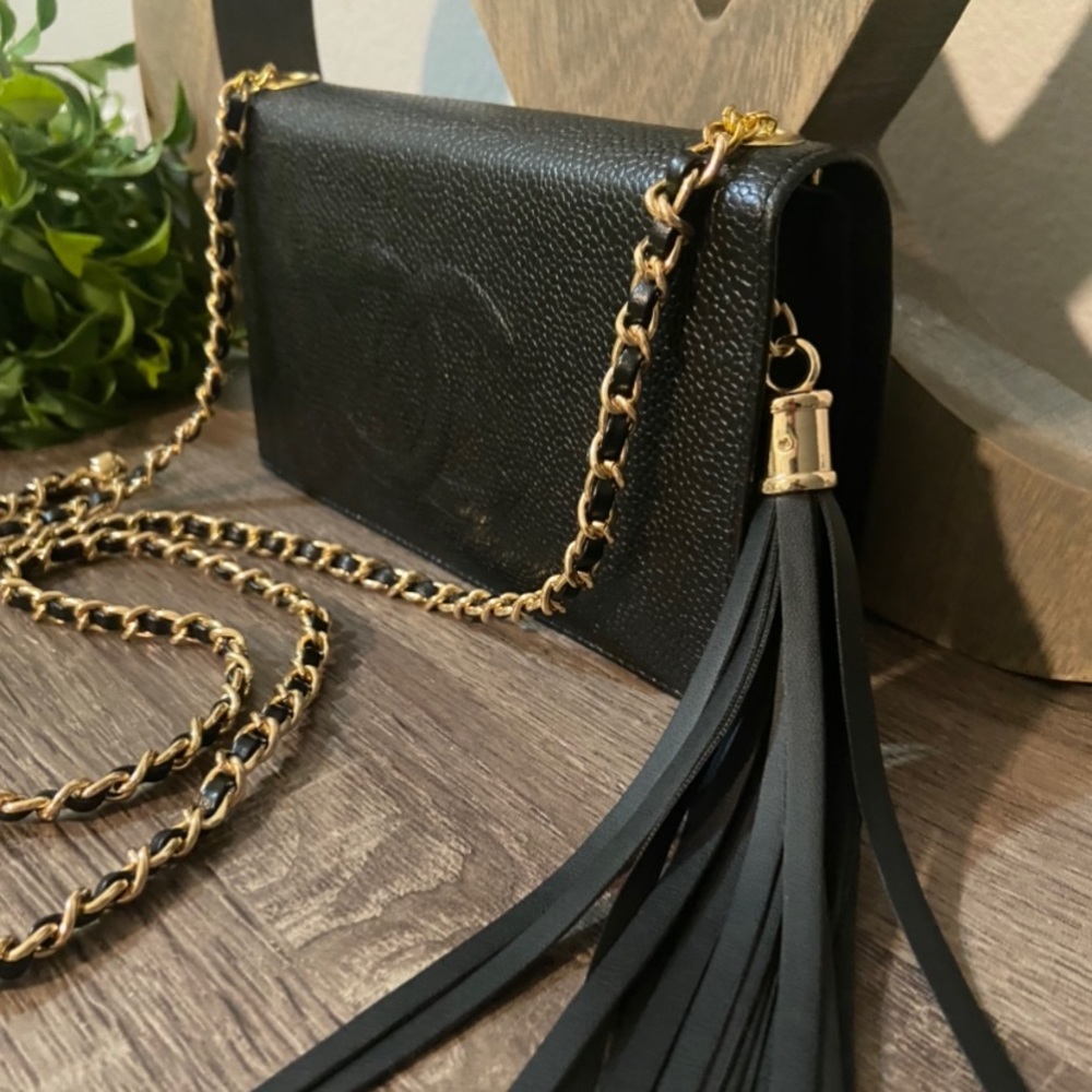 CHANEL Black Leather Clutch with Gold Chain - Picture 2 of 15